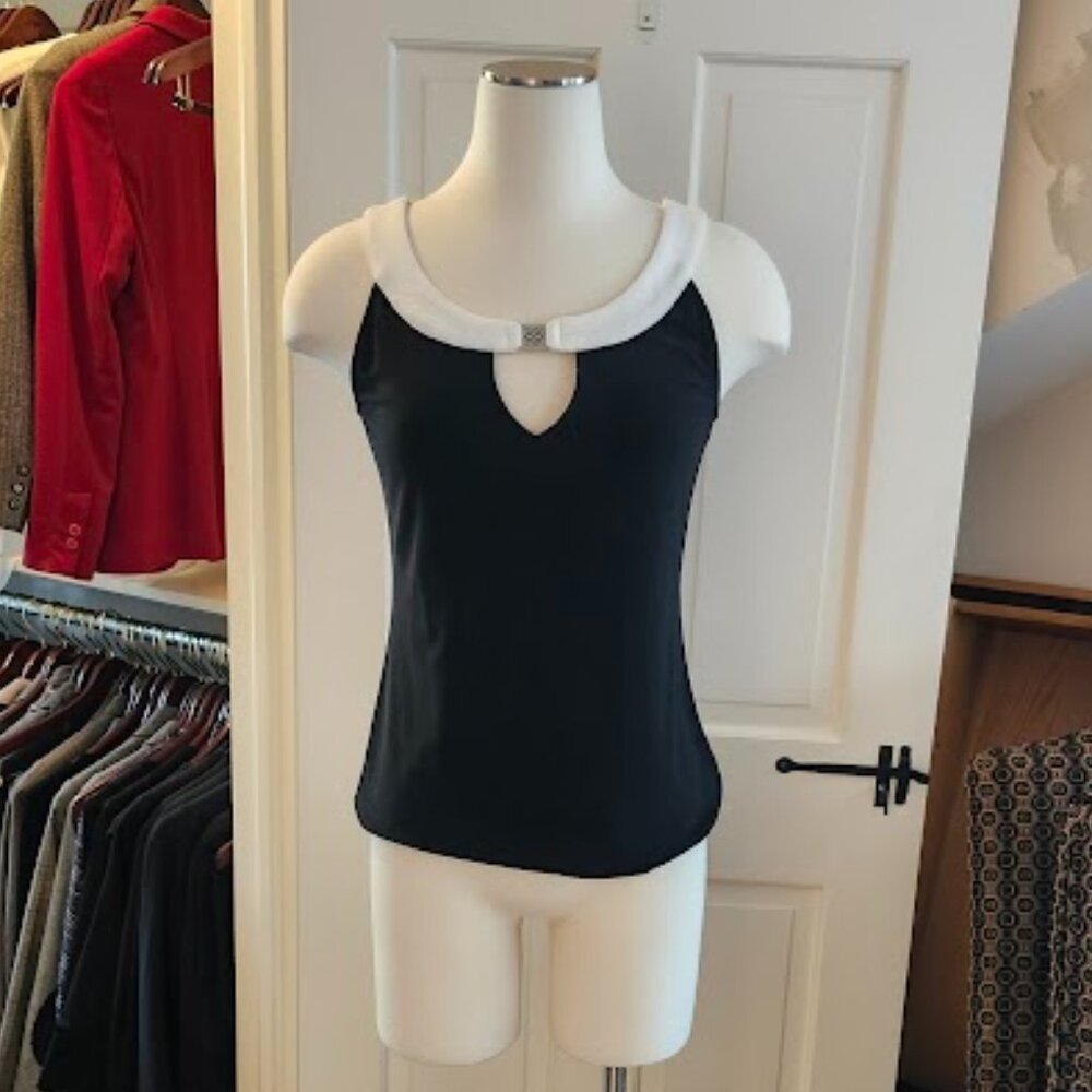 White House/Black Market Keyhole Top